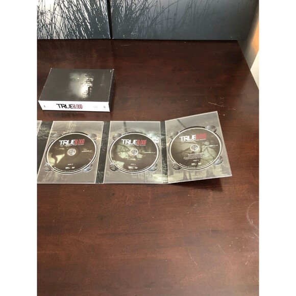 True Blood - Complete First Season DVD -  5-Disc Boxed Set - HBO TV Series Show - Picture 4 of 10